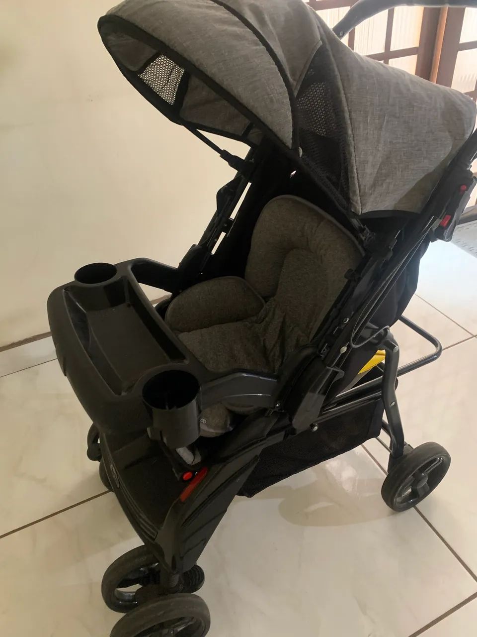 Vende carrinho de bebê 