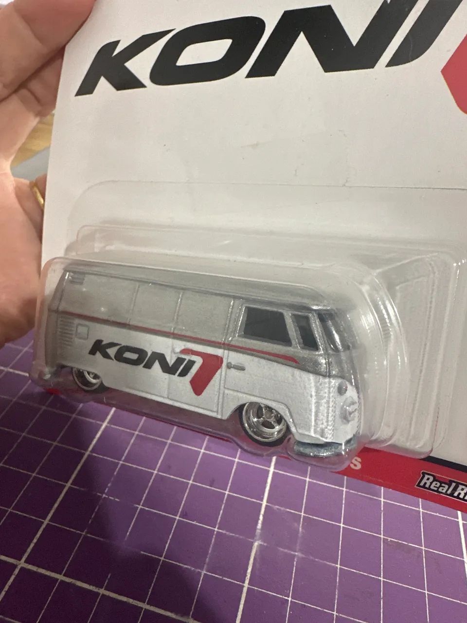 Hot Wheels Premium - Volkswagen T1 Panel Bus KONI - Foto 2