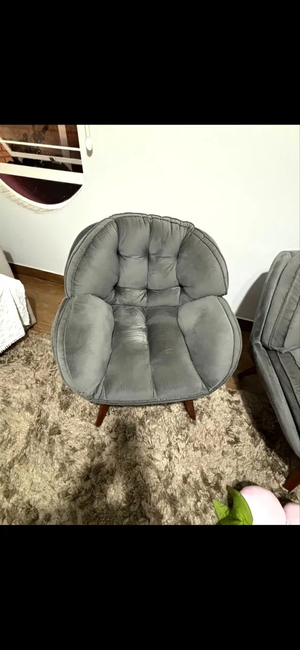 Vendo 2 poltronas de suede cor cinza 