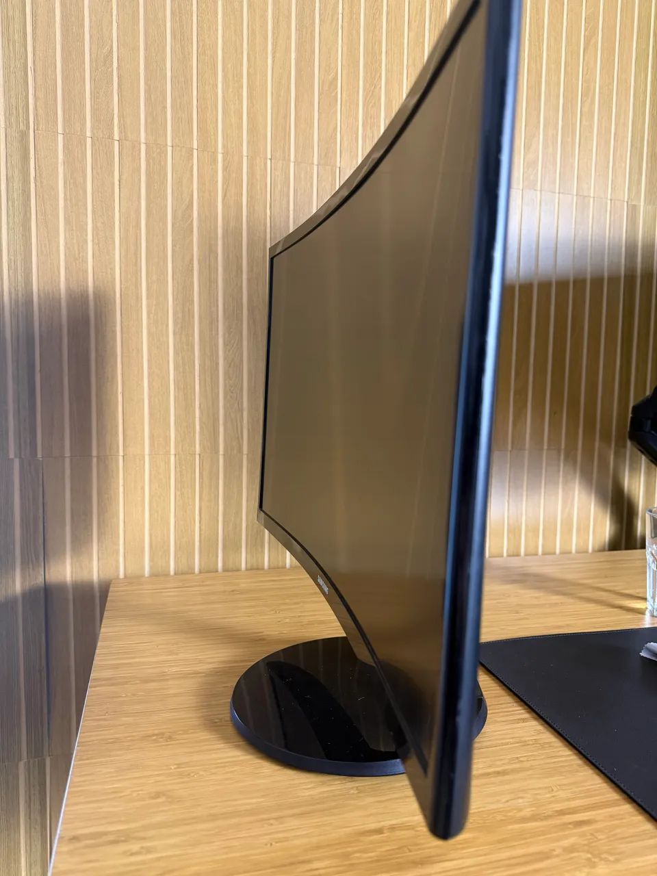 Monitor Samsung Curvo 24 Full HD - C24F390 - Foto 2