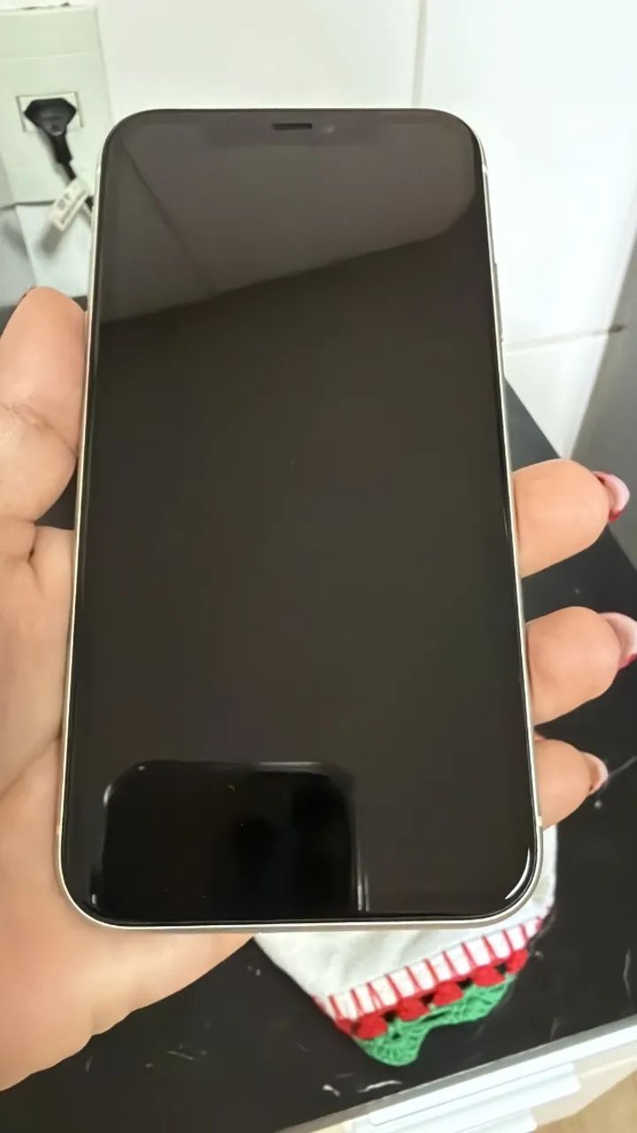 iPhone 11 64gm Branco. 