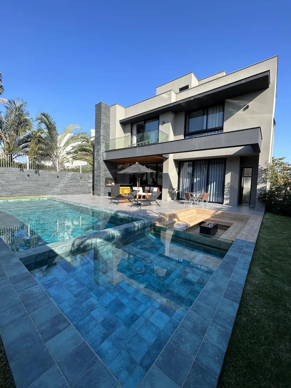 Casa com piscina em jurere Internacional aluguel de temporada