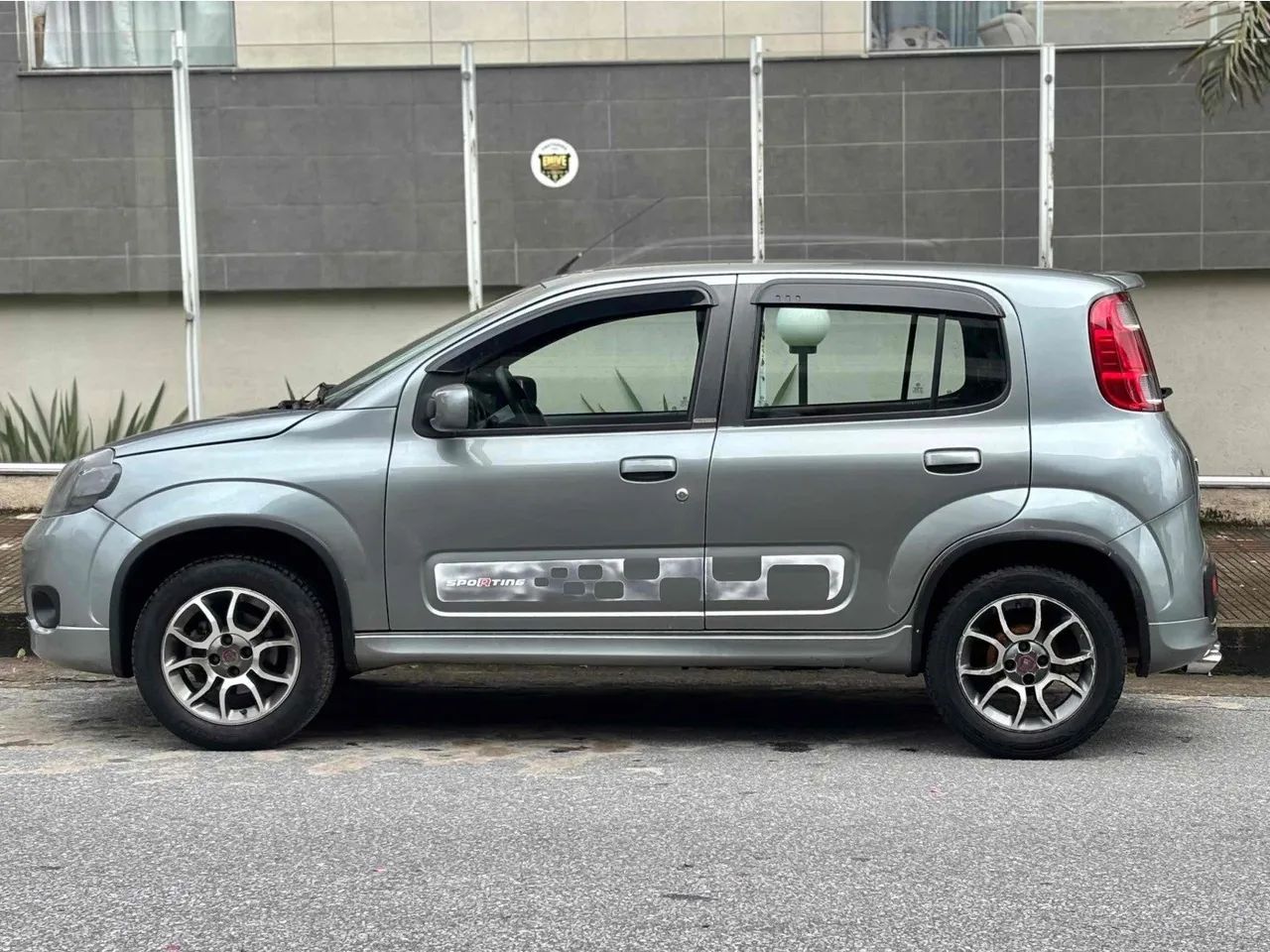 Fiat Uno Sporting 1.4 EVO Fire Flex 8V 4P 2012 - Foto 4