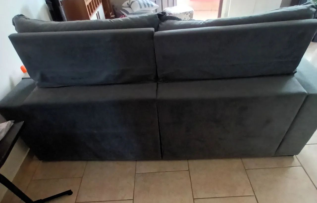 Vendo sofá/ cama retrátil 4 lugares. Cor cinza em perfeito estado  - Foto 3