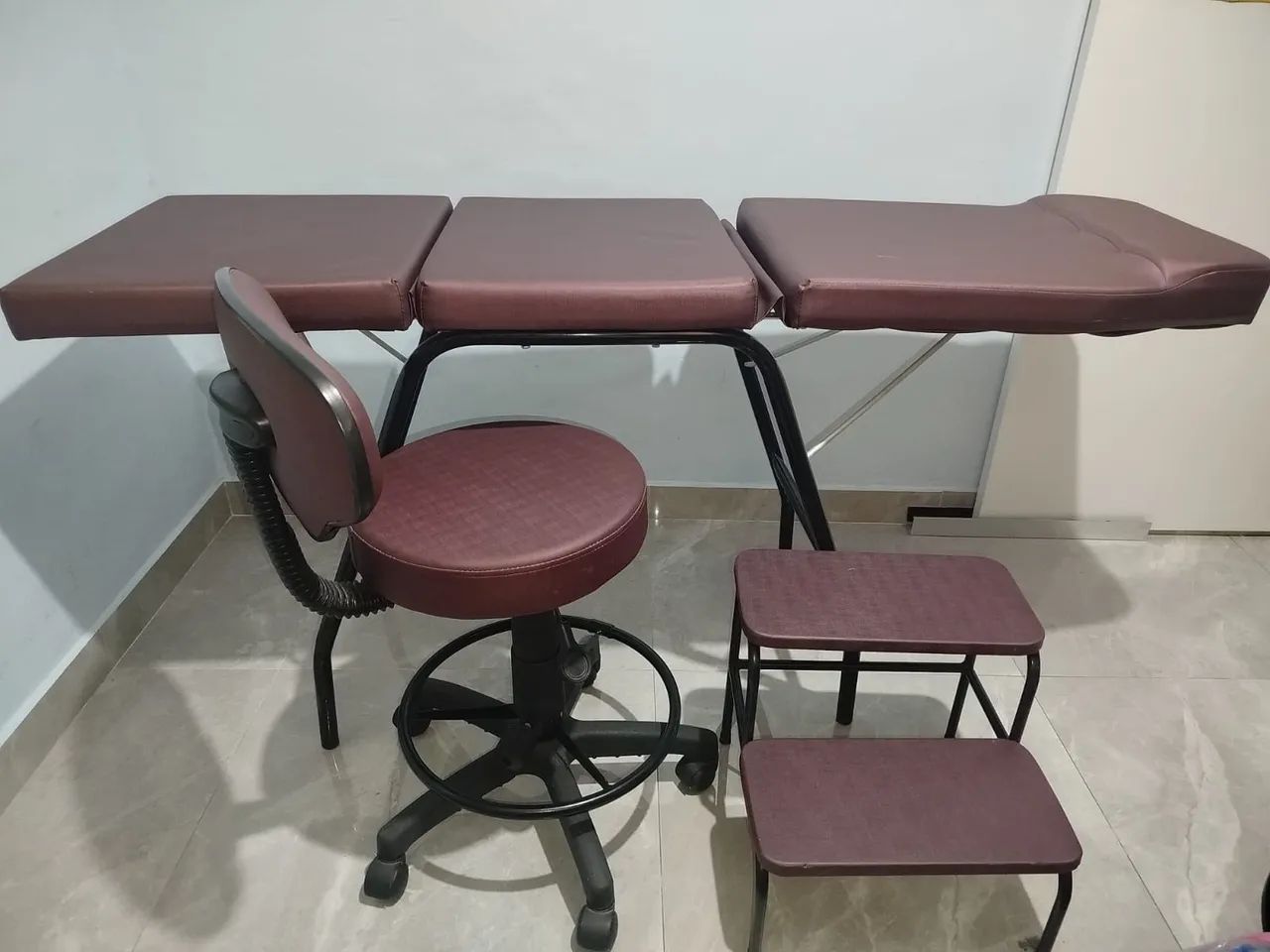 Kit contendo maca, escada e cadeira mocho
