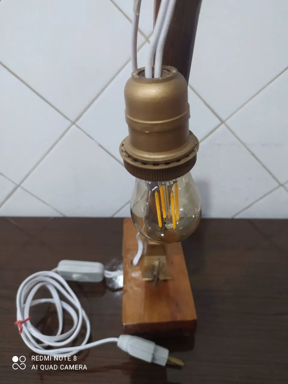 Abajur Industrial Martelo Dourado  - Foto 4