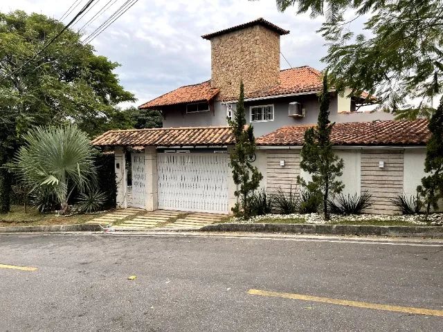 Vendo Casa em Maricá (Altíssimo Padrão)