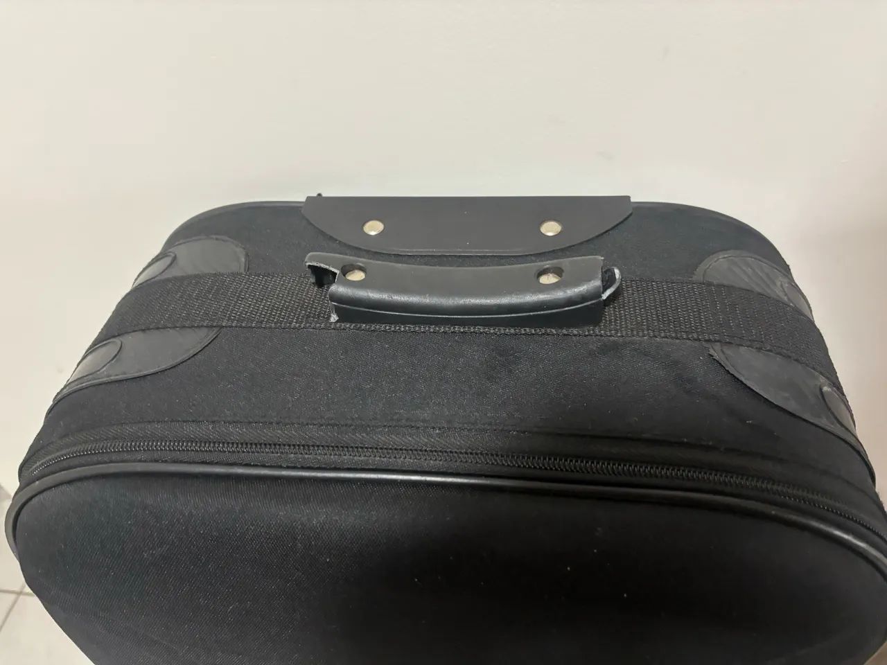 Mala nova grande com avarias  - Foto 4