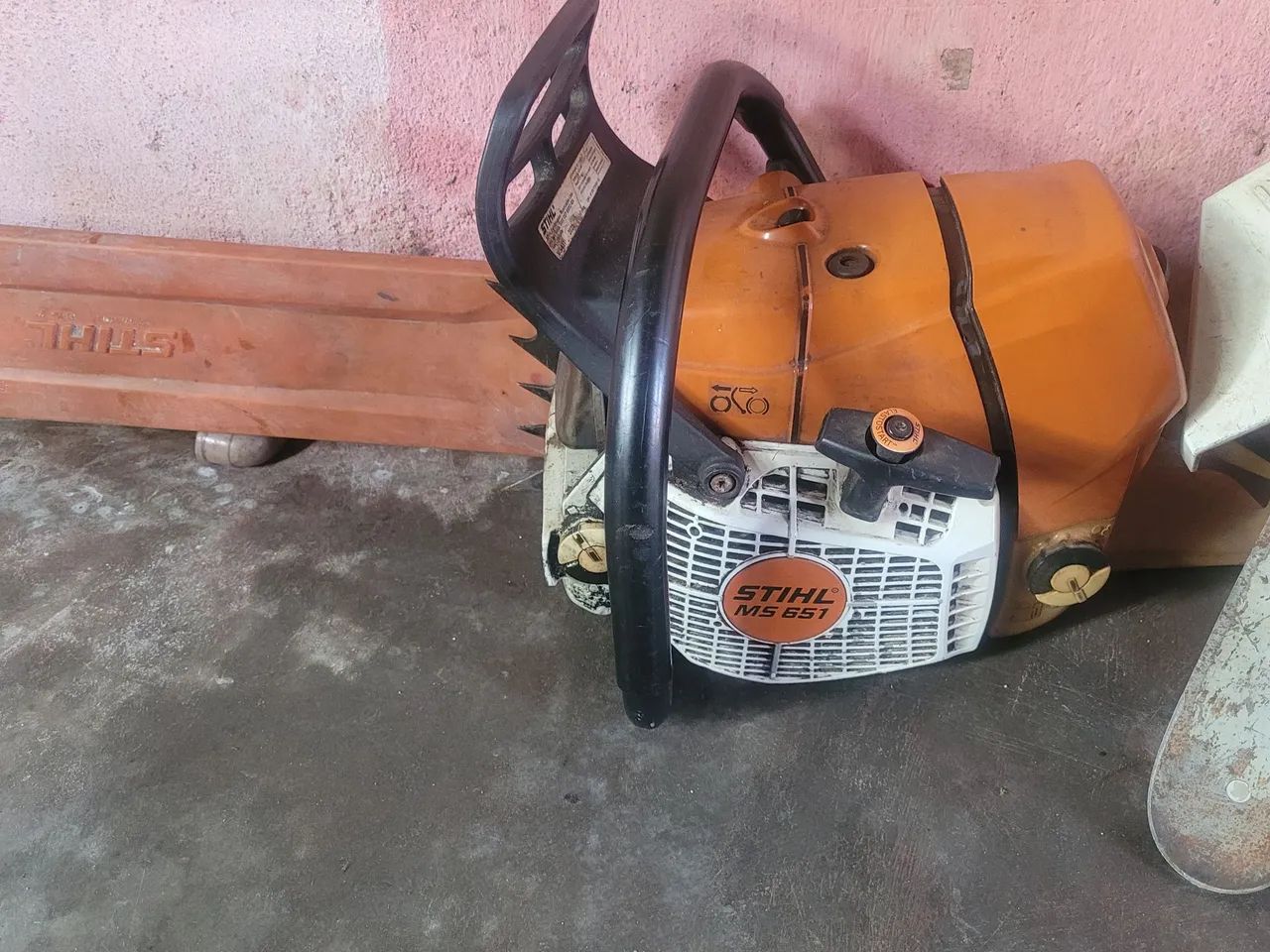 Vende-se esse motosserra acompanhar 1 saibro de 36