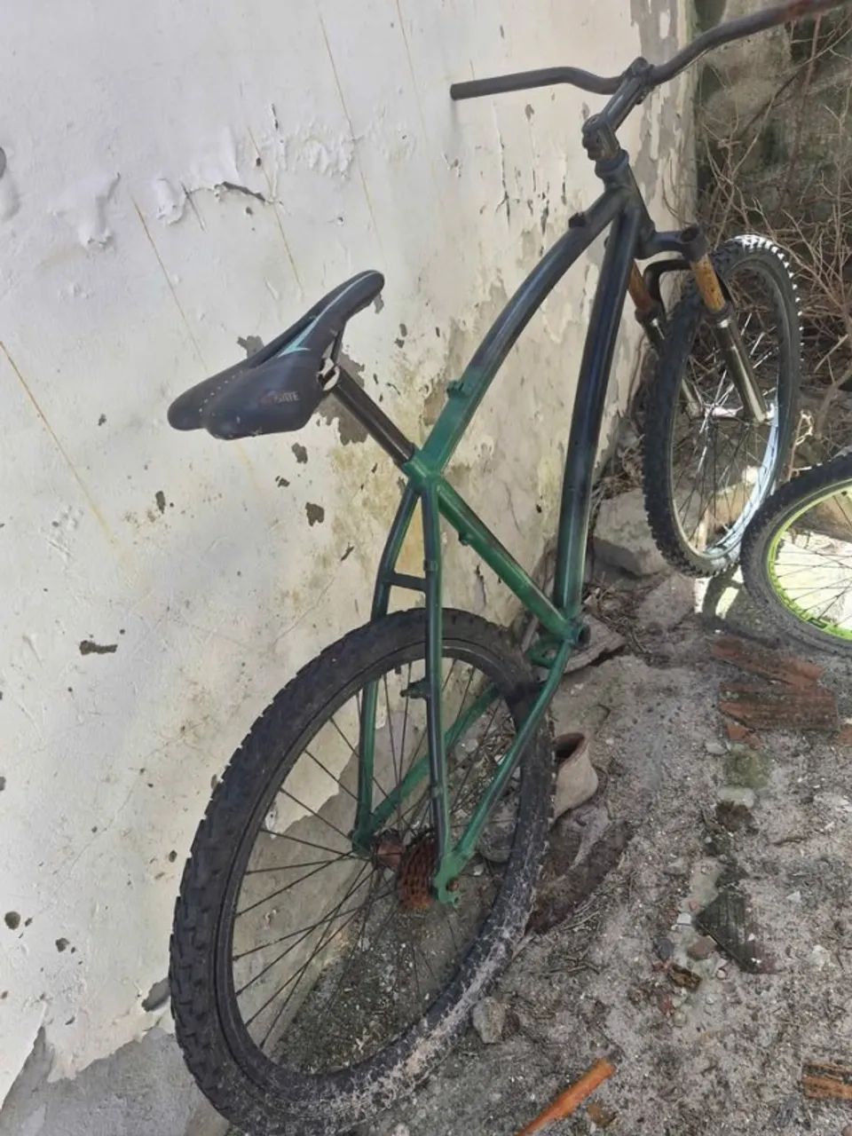 Duas Bicicletas usadas 