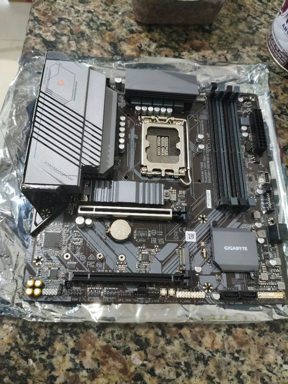 Placa-Mãe Gigabyte B660M Gaming X DDR4 ? LGA 1700 - Foto 2