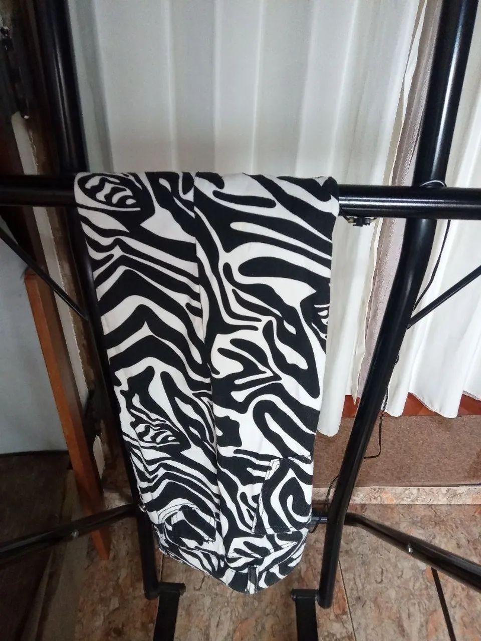 Calça zebrada