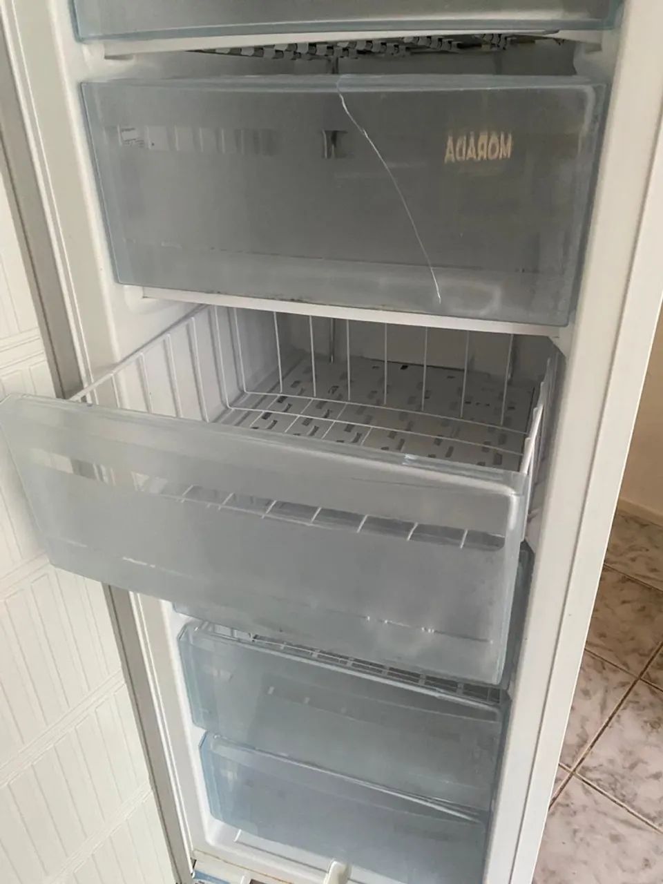 FREEZER VERTICAL ELECTROLUX FE22 - 6 GAVETAS - Foto 2