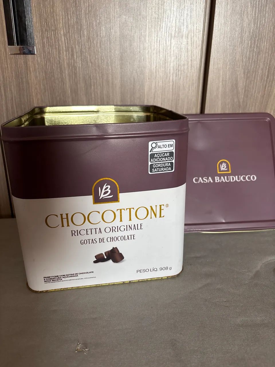Lata embalagem panettone bauducco 