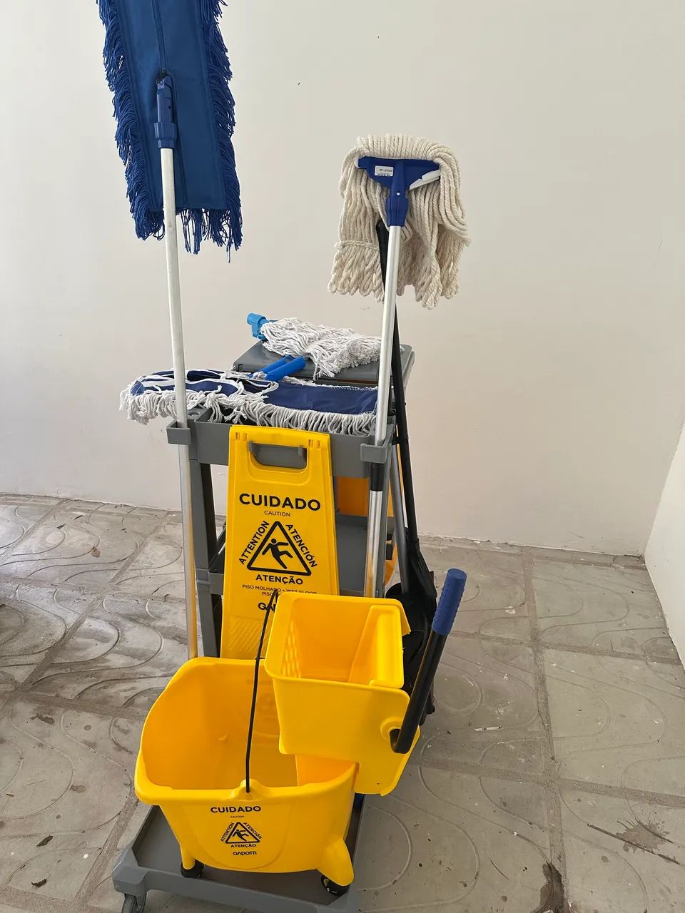 Kit carrinho de limpeza  - Foto 2