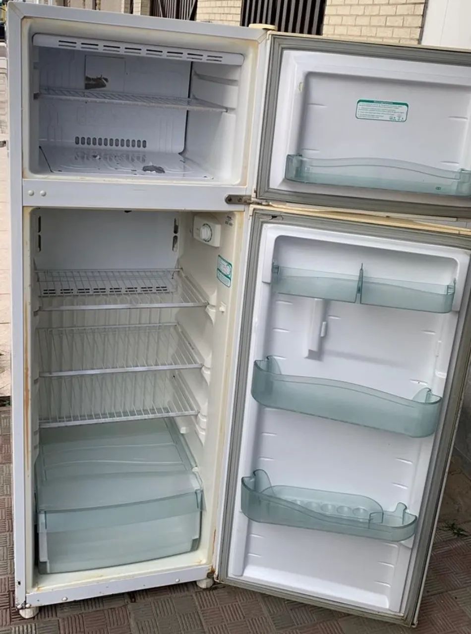 Vendo geladeira 