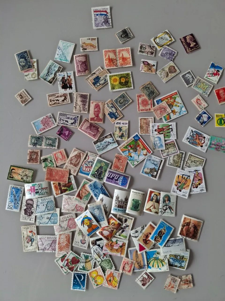 Cédulas antigas e selos postais  - Foto 4