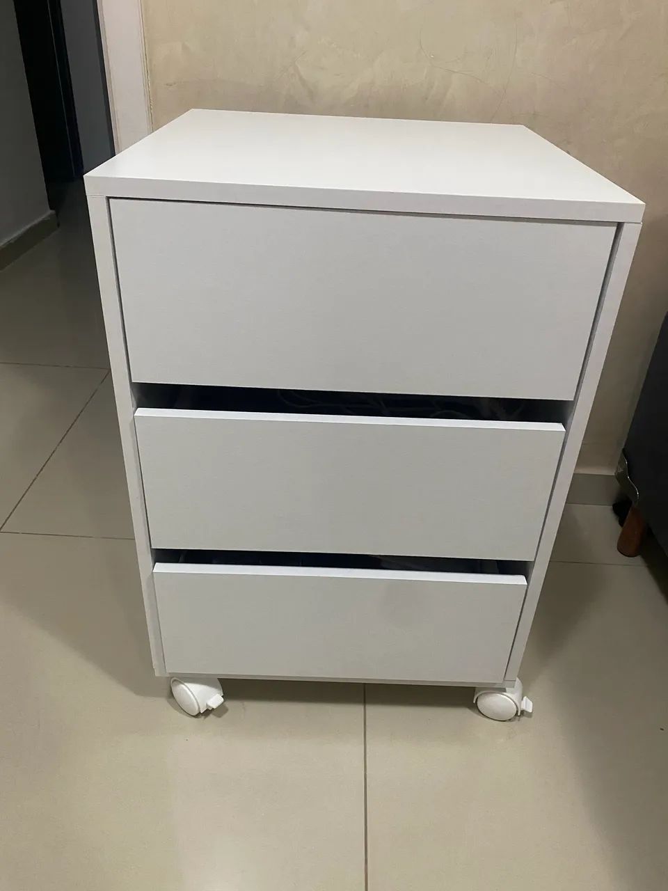 Vendo criado mudo branco