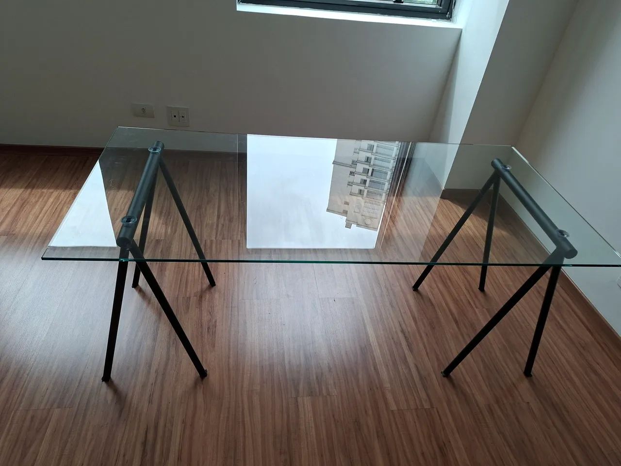 Mesa com Tampo de Vidro e 140 x 75cm Tok&Stok Tret 