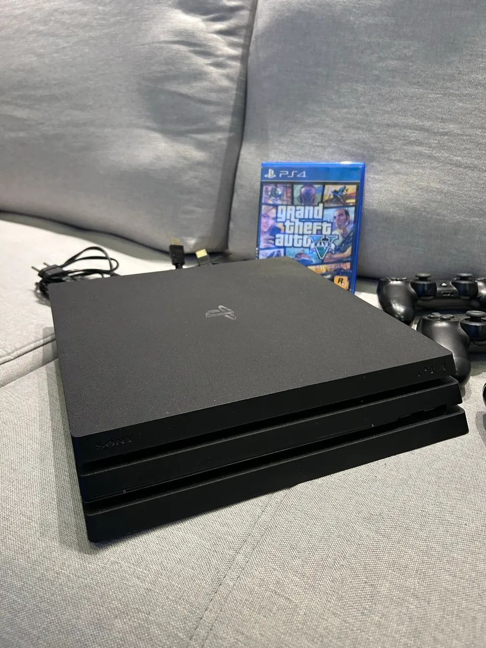 PS4 Pro 4K 1TB COM 3 CONTROLES SEM DETALHES  - Foto 2