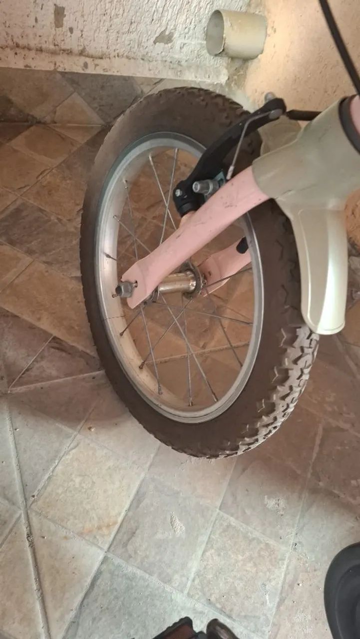 Bicicleta infantil feminina em ótimo estado  - Foto 5
