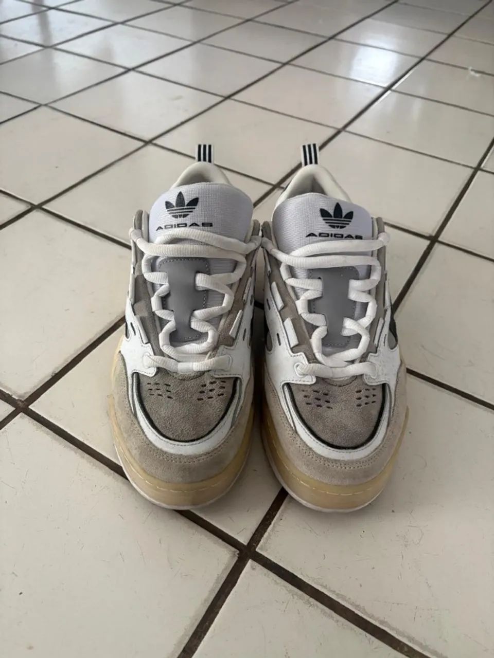 Tenis Adi2000 branco