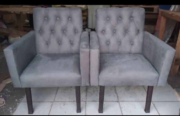 Conjunto de poltronas em sued