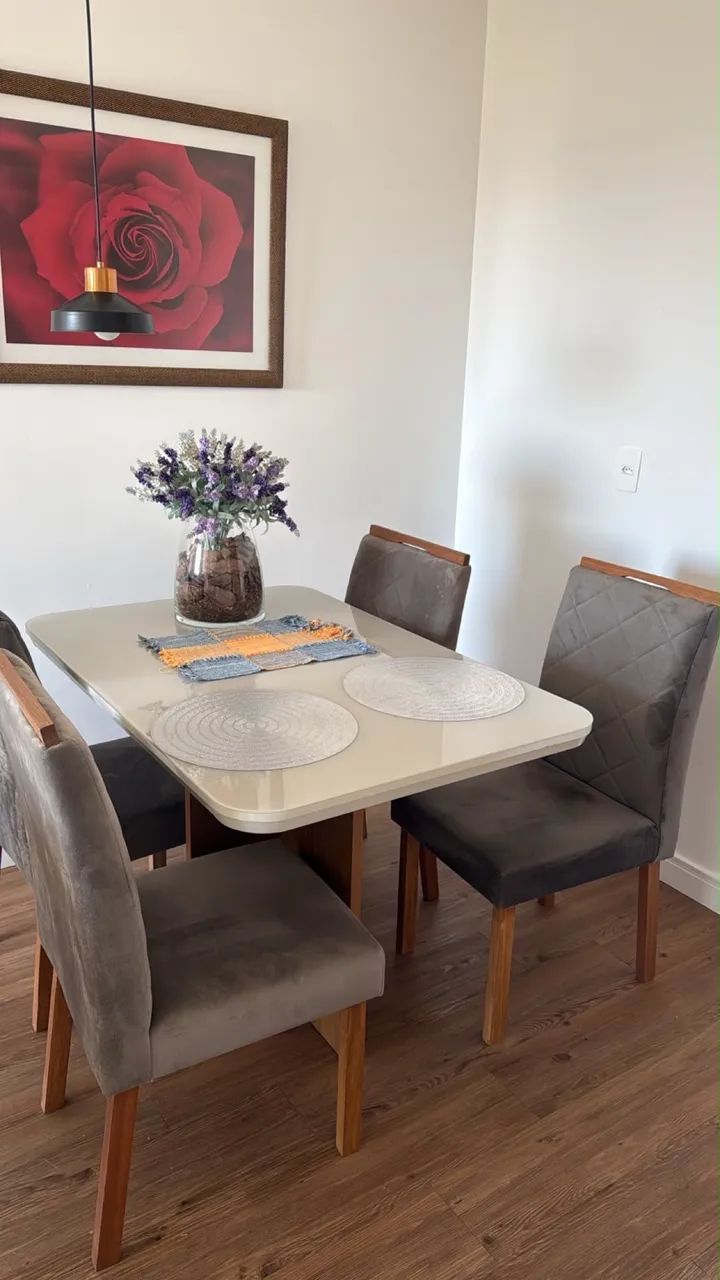 Mesa 4 cadeiras 