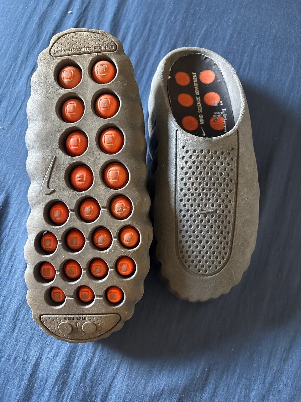 Chinelo Nike mid