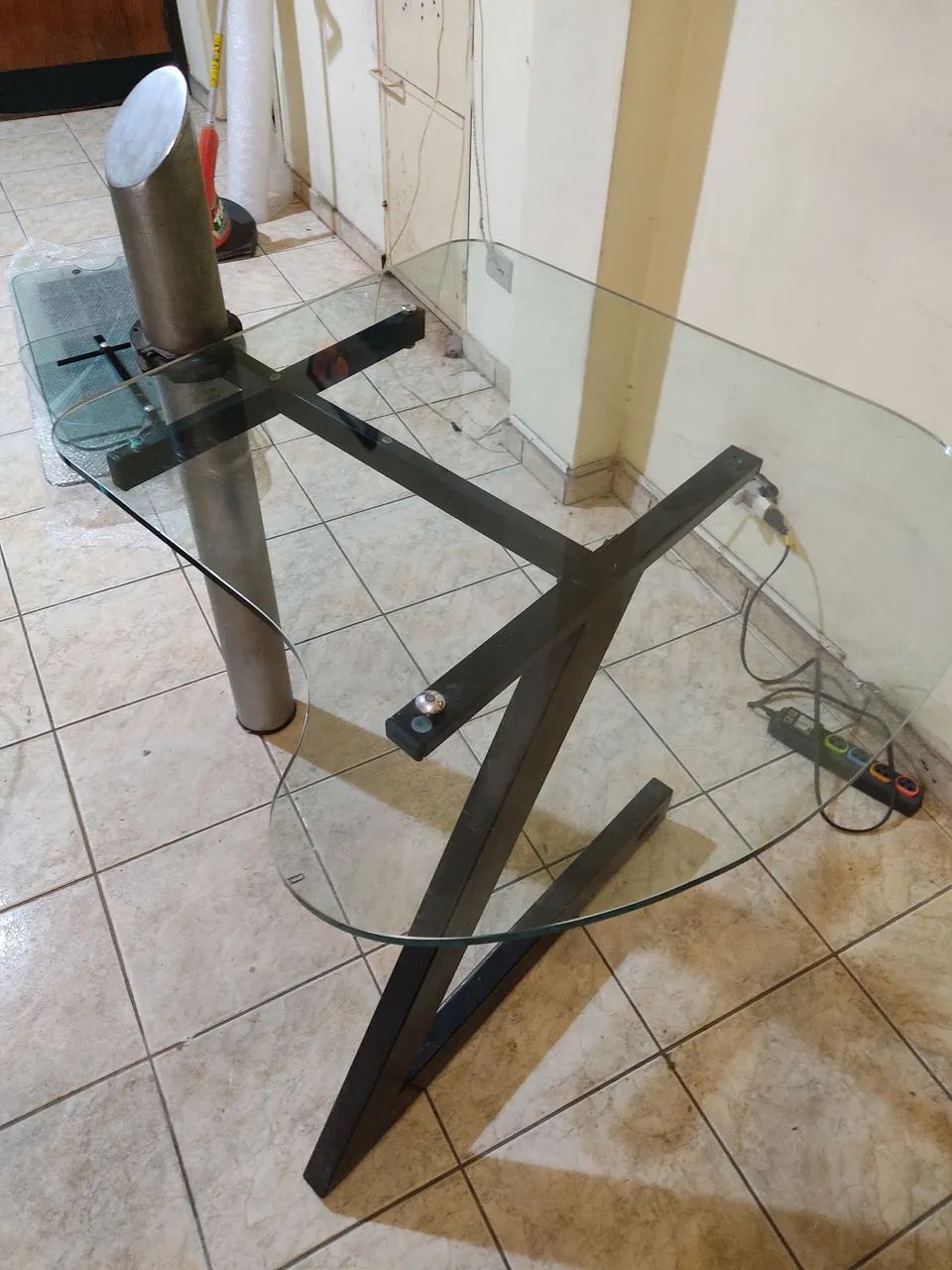 Mesa escrivaninha de vidro Grado - Foto 2
