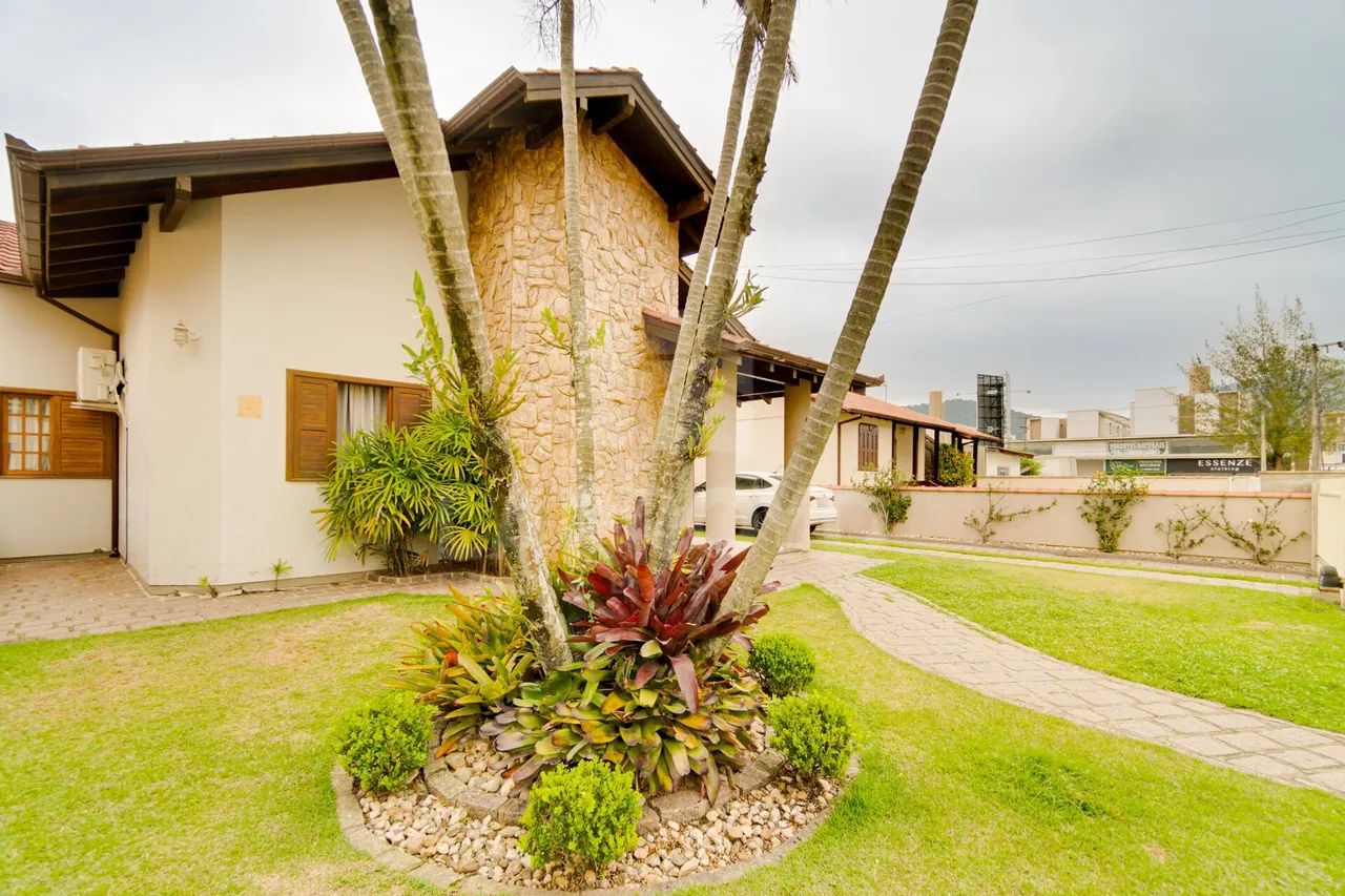 Casa 3 dormitórios, suíte e churrasqueira - Foto 2