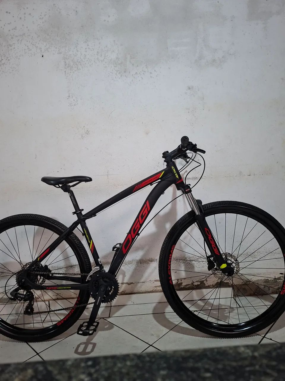 Bicicleta Oggi Hacker HDS Aro 29 Freio Hidráulico 