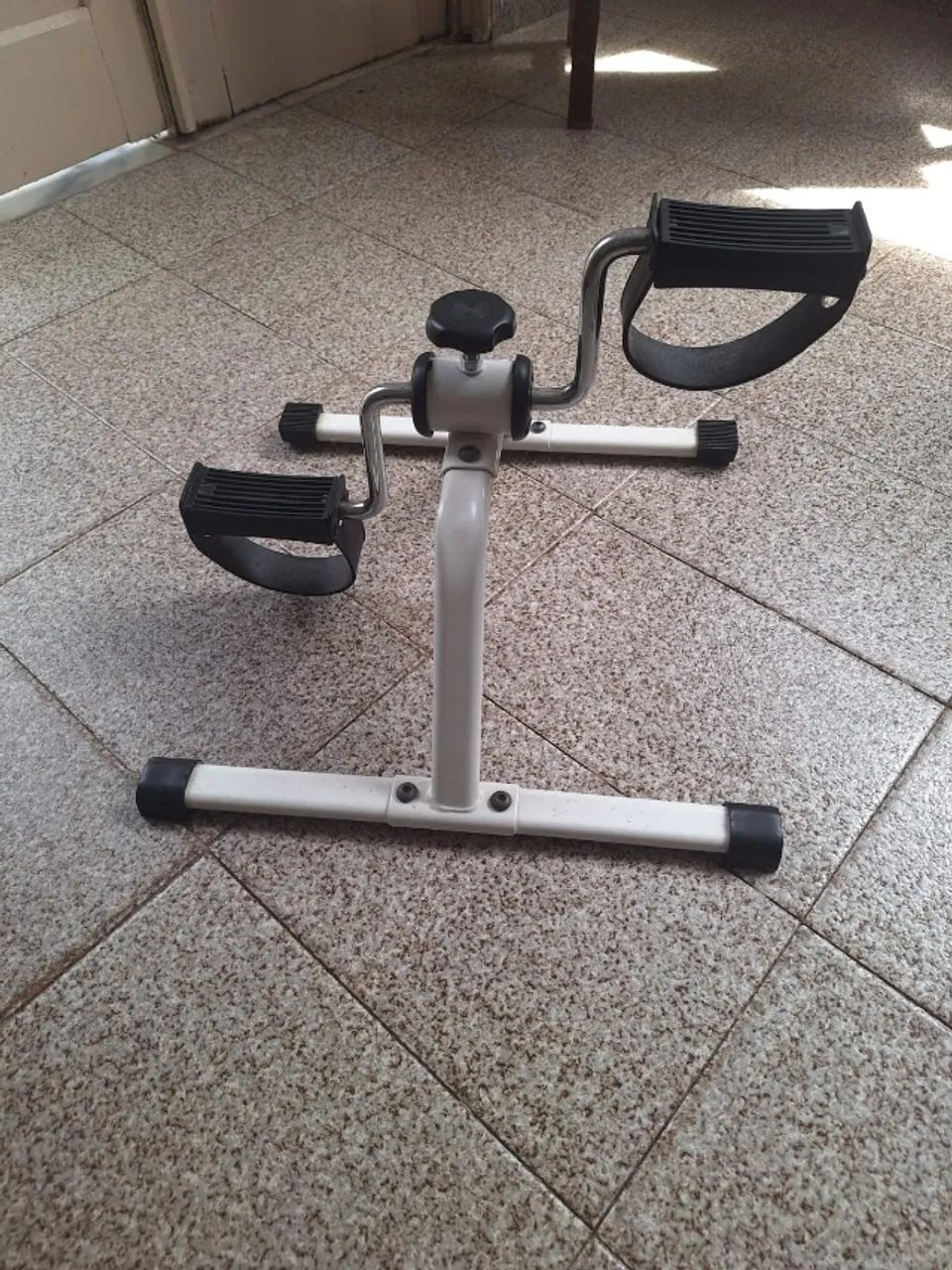 Mini Bicicleta Ergométrica Portátil - Pedalinho para Pernas e Braços