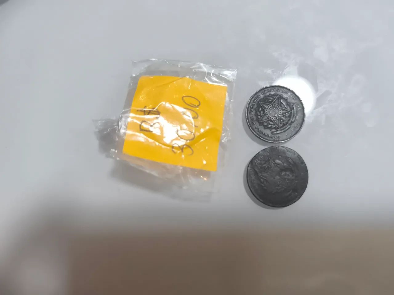 Lotinho duas moedas 20 reis 1908 e 1889