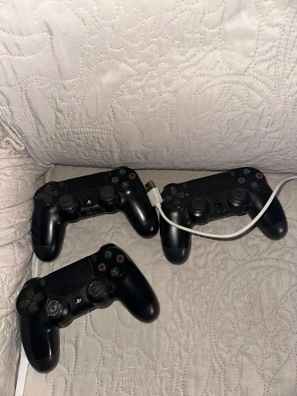 Ps4 3 controles - Foto 2