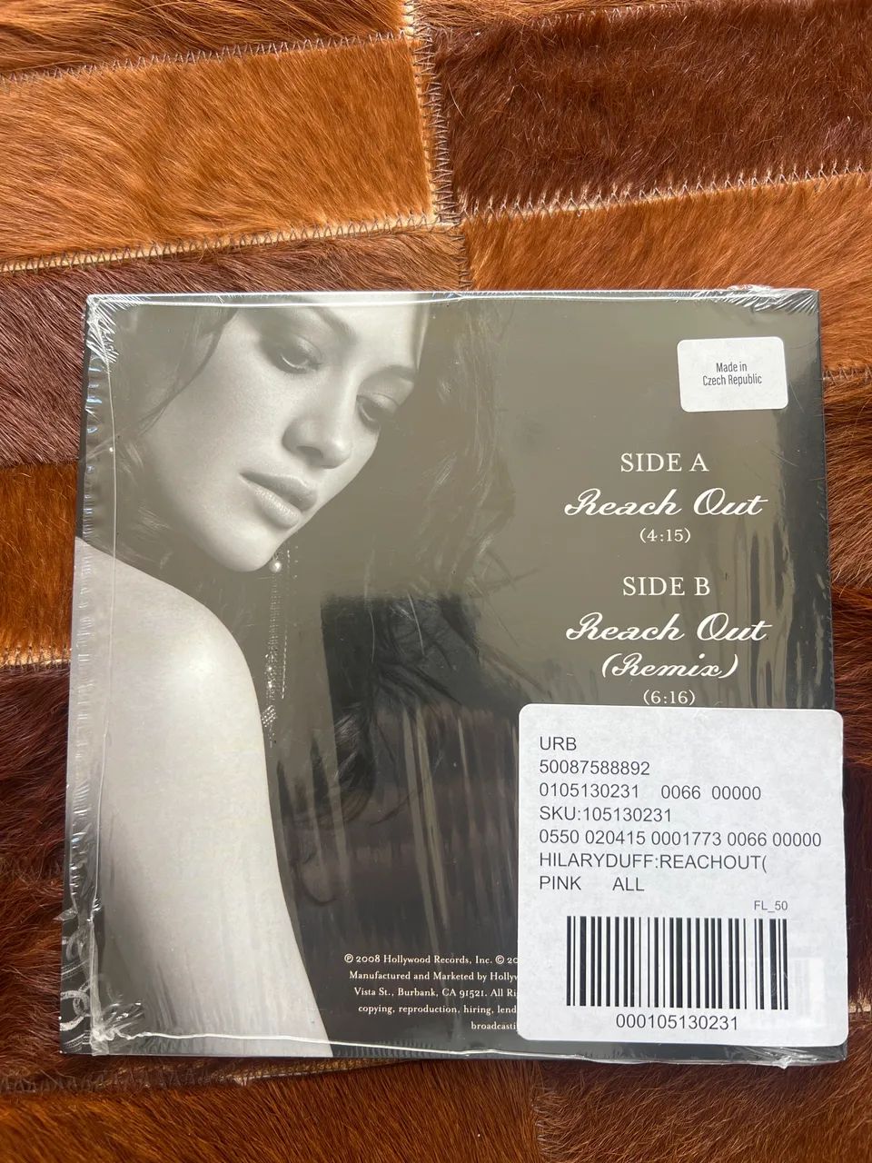 Hilary Duff - Reach Out (urban outfitters exclusive) Single Vinil  - Foto 2