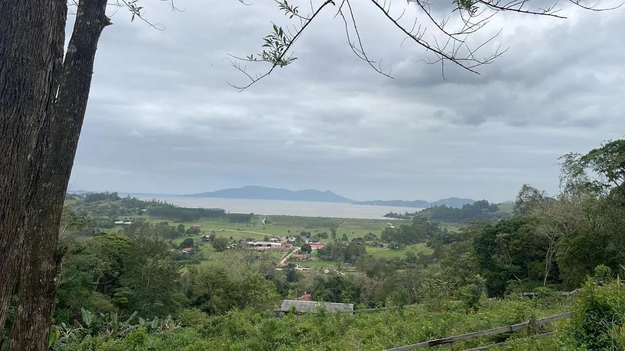 Terreno com Vista para a Lagoa de Imaruí | 5min do Centro