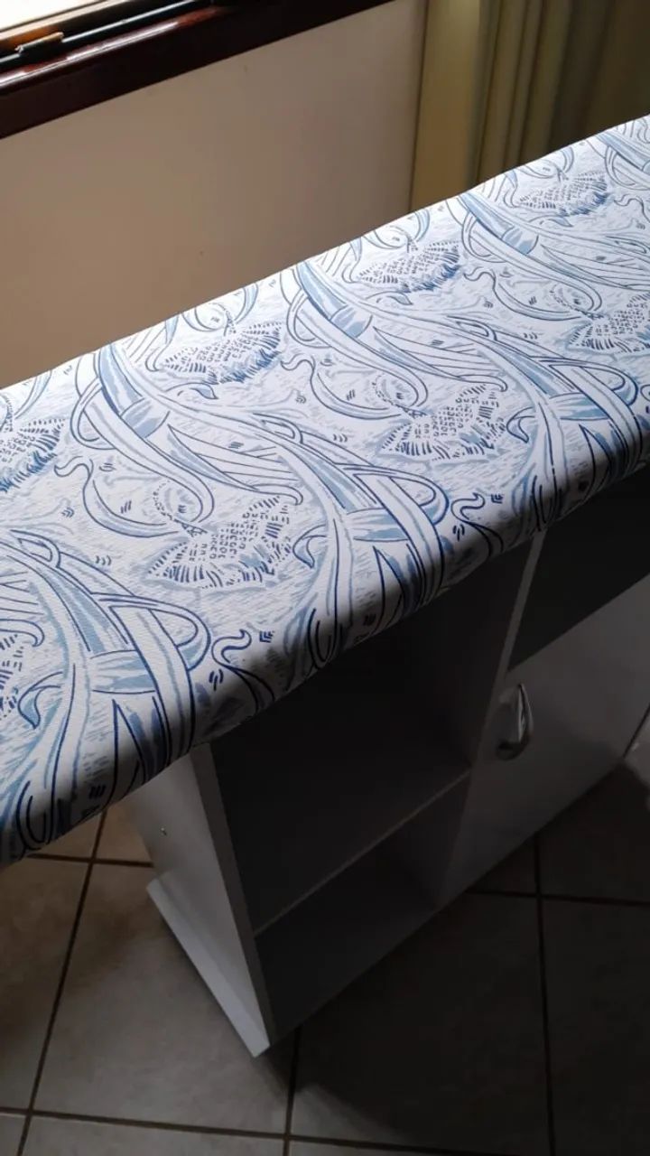 Mesa de passar roupa com balcãozinho - Foto 3