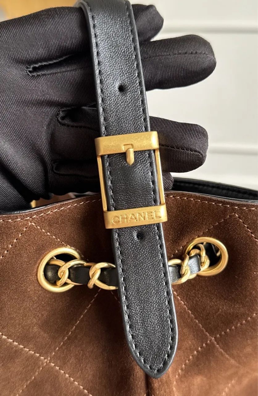 Bolsa Chanel Shopper 25A Camurça - Foto 5