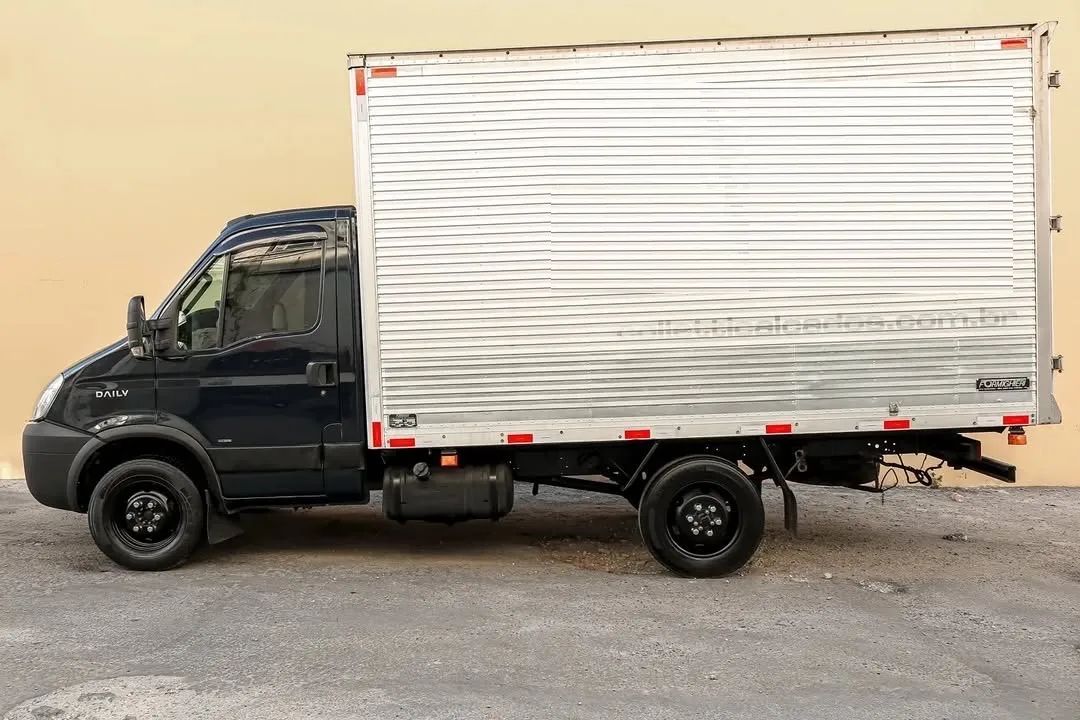 IVECO DAILY 35S14 Ano 2012 - Foto 4