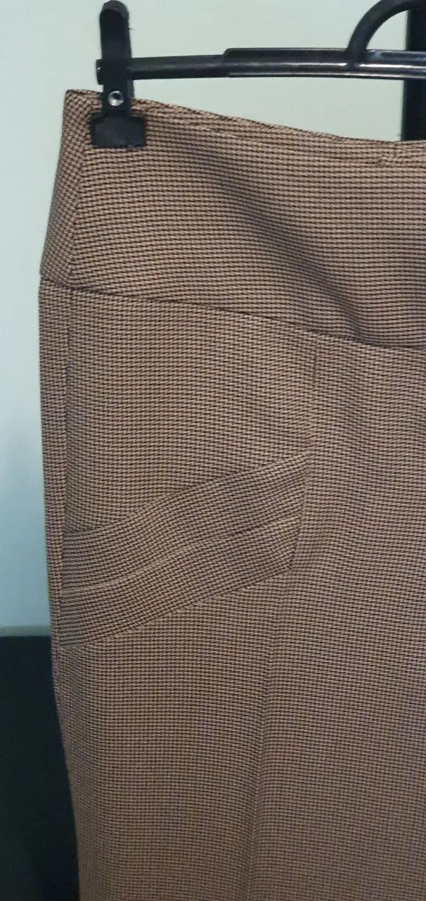 Calça Bege Estampa Padrão Herringbone - P. A Concept  - Foto 3