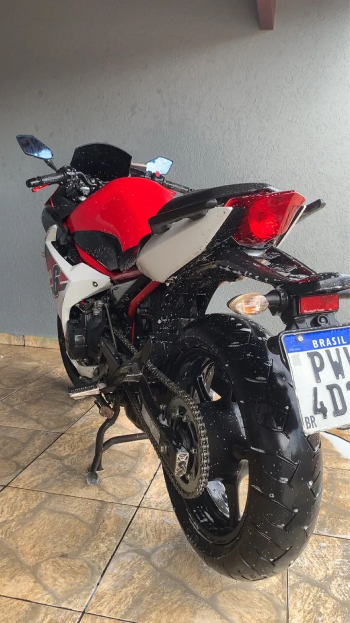 XJ6F 2015 - Foto 2