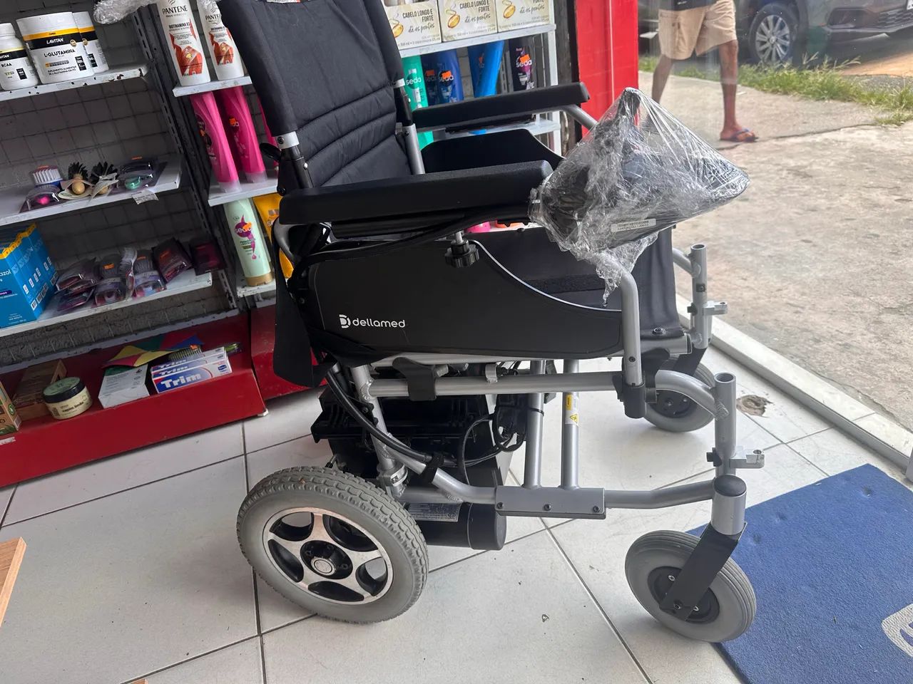 Cadeira de roda motorizada  - Foto 4