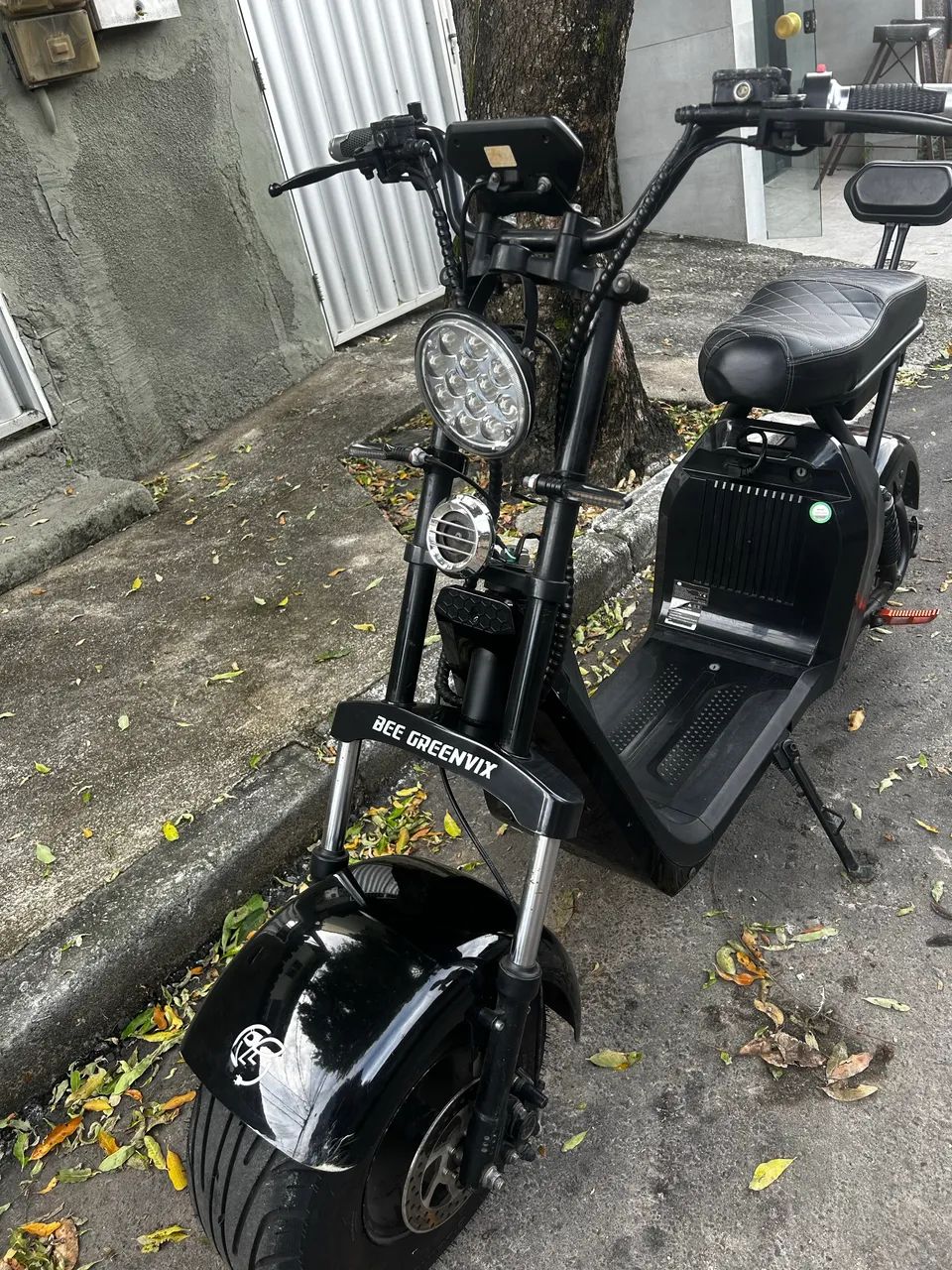 VENDO TROCO Moto scooter elétrica 100km  2000w 2023 apenas 100km rodado