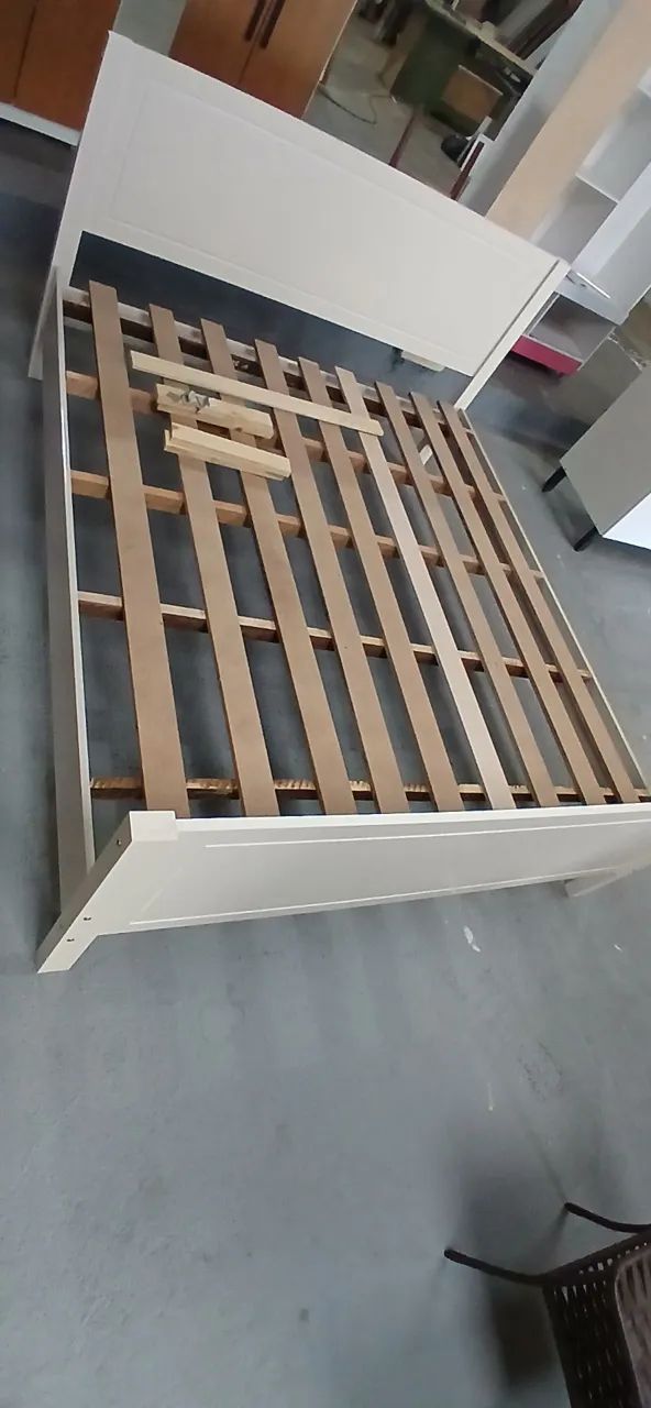 Cama queen em mdf 
