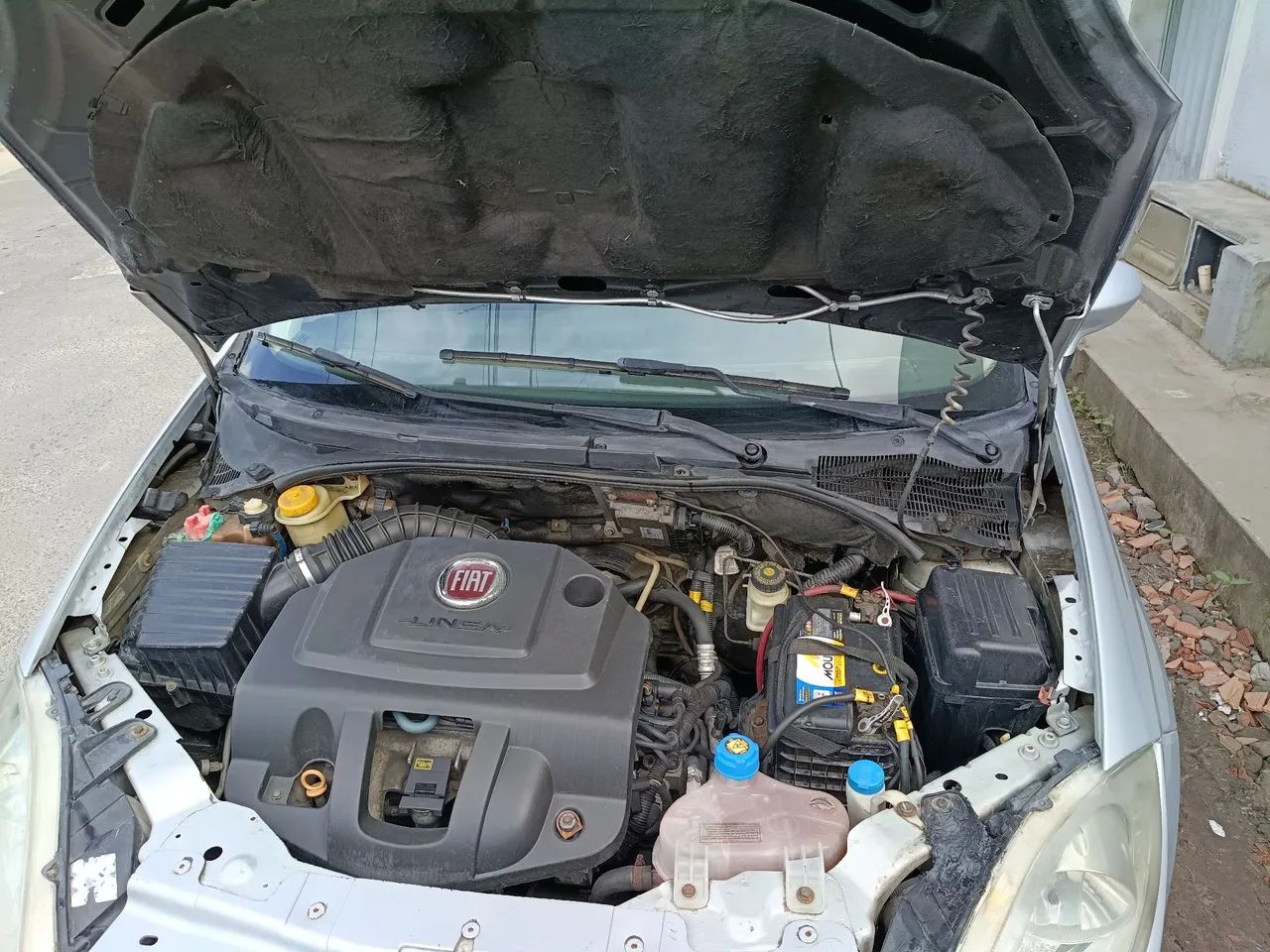 Fiat Linea LINEA ABSOLUTE 1.9/1.8 Flex Dualogic 4p 2009