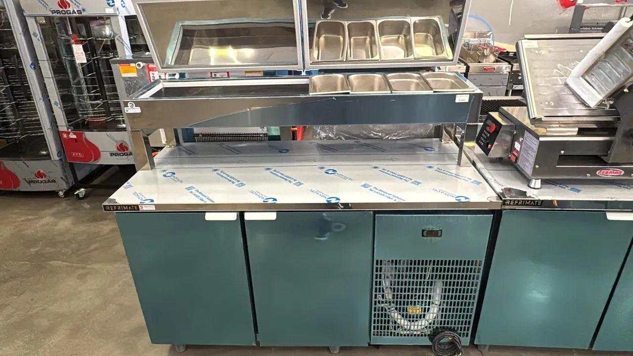 Balcão de serviço 1,50 Condimentadora 2 portas Refrimate  - Foto 3