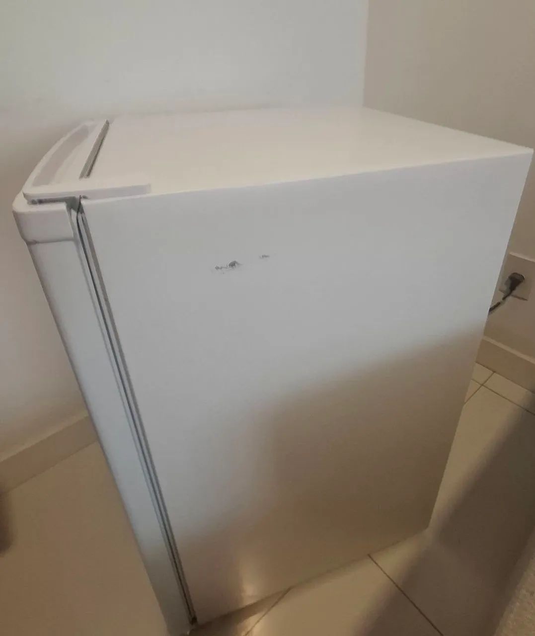 Frigobar Electrolux EM 120  - Foto 3