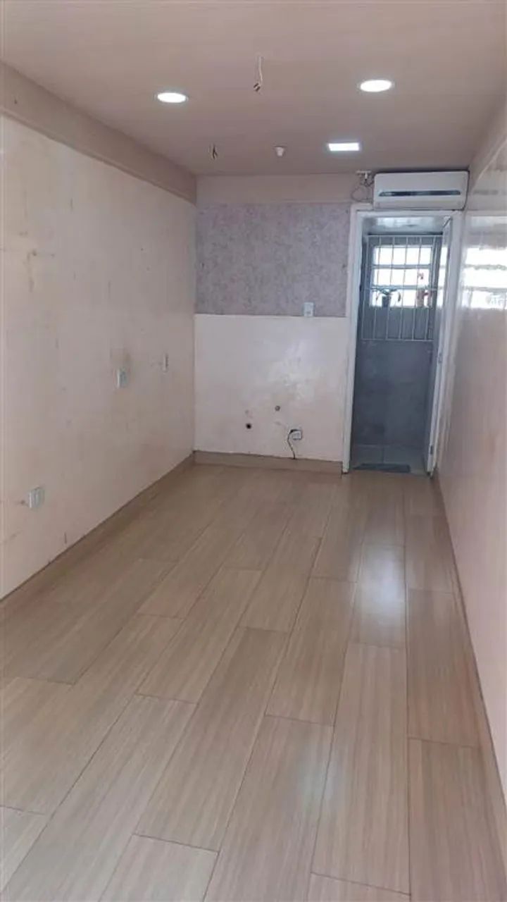 LOJA COMERCIAL COM BANHEIRO E AR CONDICIONADO NO CENTRO DE SÃO VICENTE - Foto 4