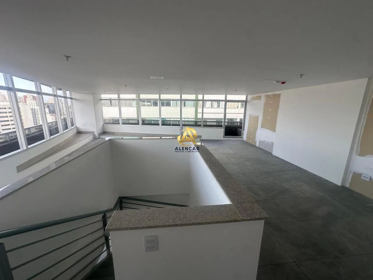 SALA DUPLEX - DISPONÍVEL PARA LOCAÇÃO NA PRAIA DA COSTA, VV/ES - Foto 5